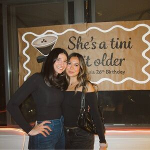 Meet your Posher, Divina